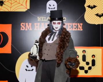 6 Kostum Halloween Paling Unik di Pesta SM Entertainment, Nomor 5 Bikin Geli