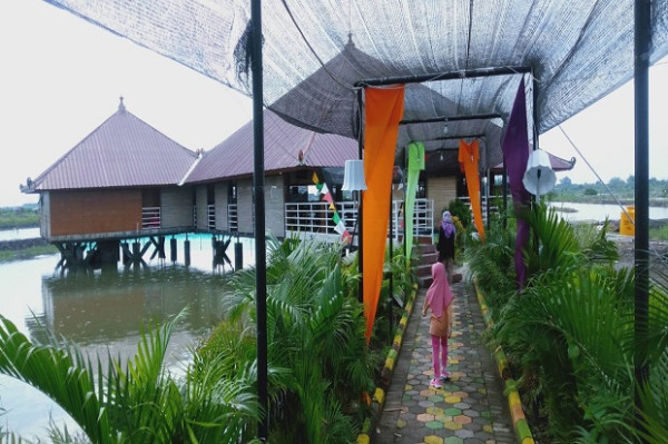 Pawon Rabi'ah dan Impian Besar Bersama Ikan Asap