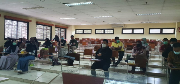 Asah Kemampuan Menulis, Mahasiswa Fikes UIN Jakarta Ikuti Pelatihan Jurnalistik