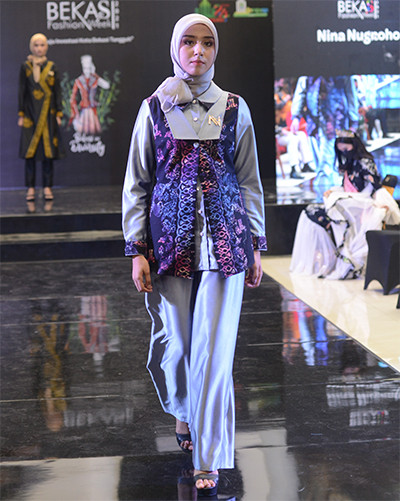 Aplikasi Batik Bekasi nan Mentereng dalam Modest Fashion Muslim