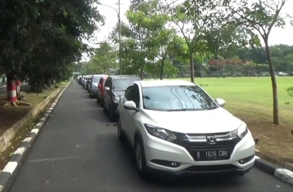 Antrean Kendaraan Uji Emisi Gratis di Jakarta Timur Mengular, Begini Penampakannya