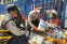 floating-7,5 Ton Beras Dibagikan...