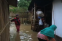 floating-Tanggul Sungai Jebol,...