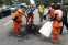 floating-PPSU Bersihkan Bekas...