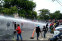 floating-Bentrokan Massa-Polisi...