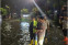 floating-Jakarta Dikepung Banjir,...