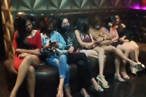 Nekat Beroperasi saat Wabah Corona, Karaoke Retro Digerebek Polisi