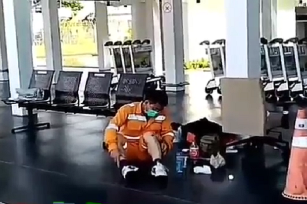 Menolak Dipulangkan,...