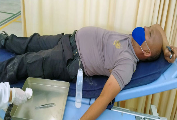 Serang Polisi dengan...