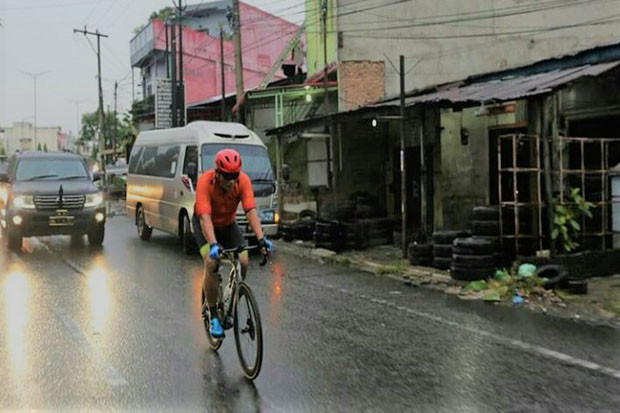Bersepeda Sendiri, Kapolda...