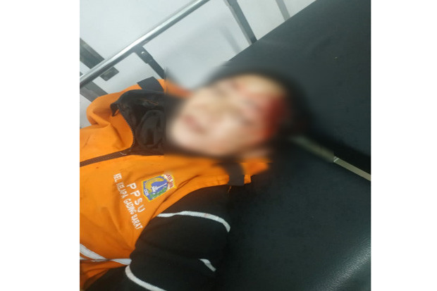 Petugas PPSU Kelapa...