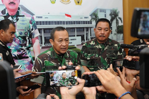 Kapuspen TNI Sesalkan...