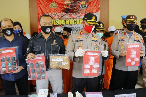 Manfaatkan Jasa Pengiriman,...