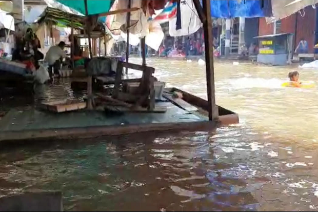Ratusan Rumah di Melawi...