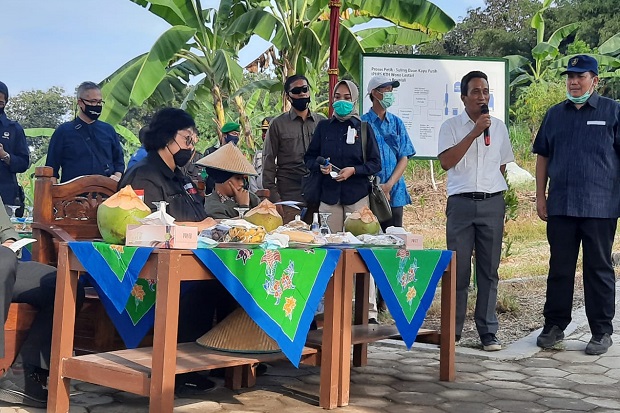 Menteri LHK Kunjungi...