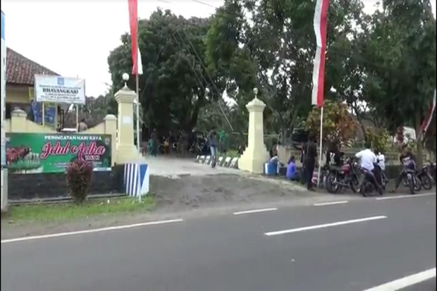 Curi Singkong untuk...