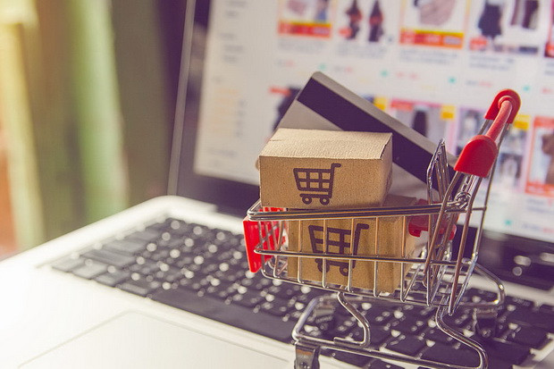 Empat Tips Belanja Online...