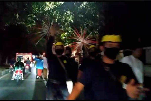 Pawai Obor di Kebon...