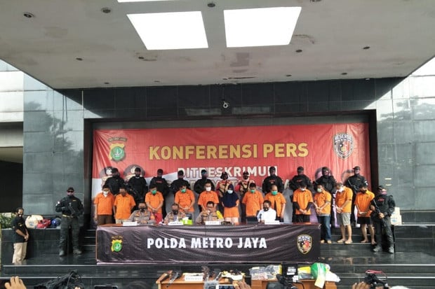 Sakit Hati, Karyawati...