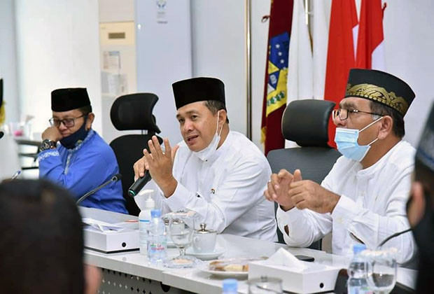 Bupati Zahir Lepas 65...