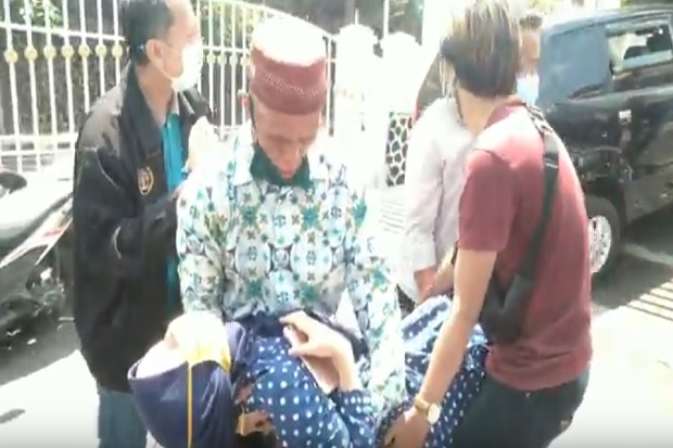 Tak Kuat Melihat Suami...