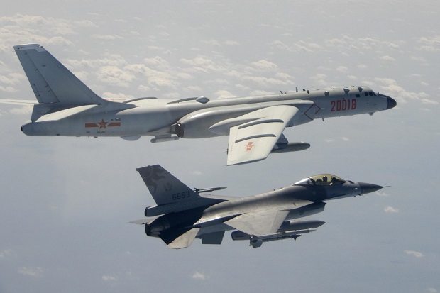 Taiwan: Latihan Militer...