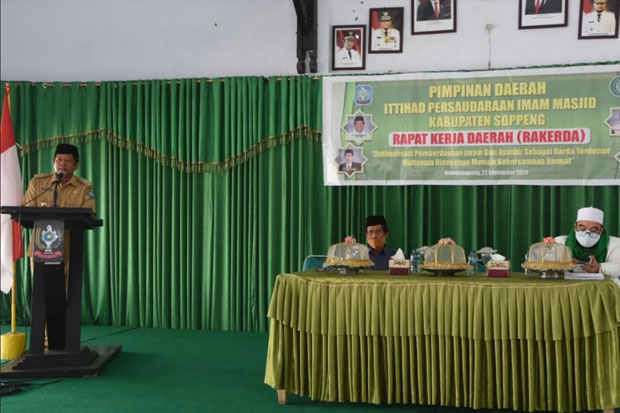 Imam Masjid di Soppeng...