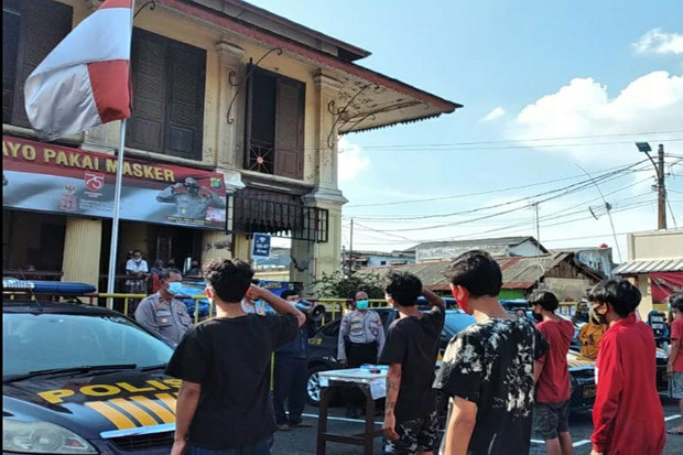 Dikembalikan ke Orang...
