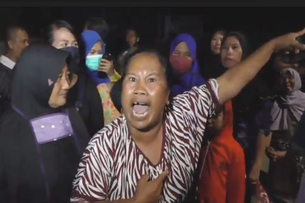 Salut Dah! Emak-Emak...