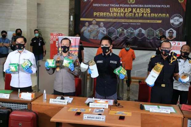 Kabur Saat Hendak Ditangkap,...