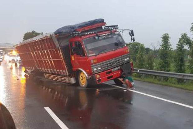 Truk ODOL Bikin Kantong...