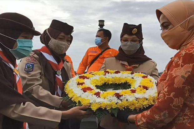 Peringati Hari Pahlawan,...
