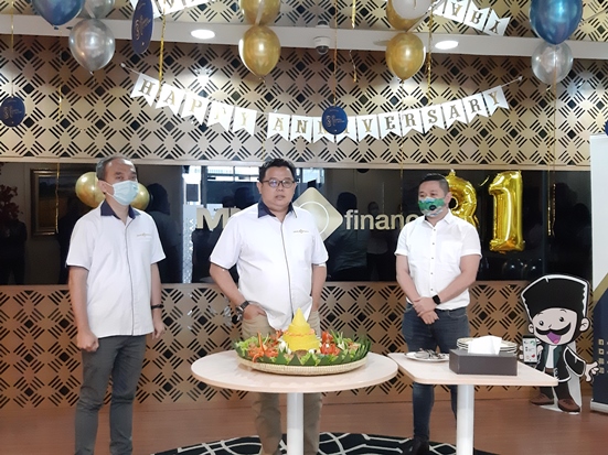 Rayakan Ultah ke-31,...