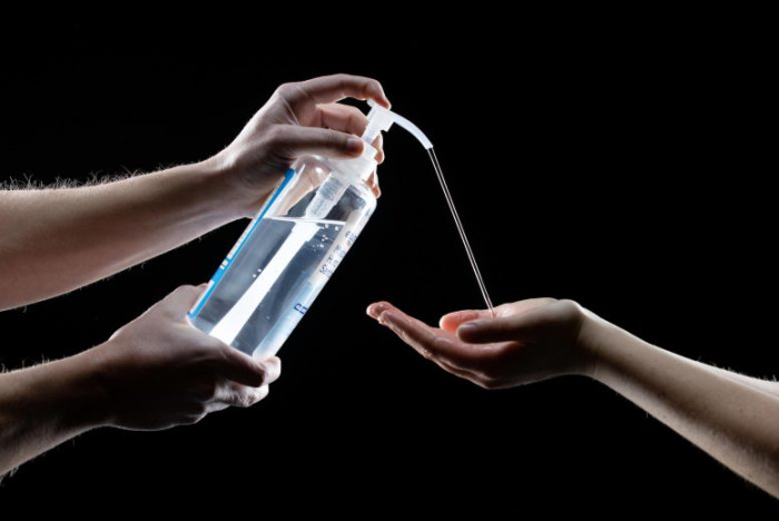 Hand Sanitizer Bebas...