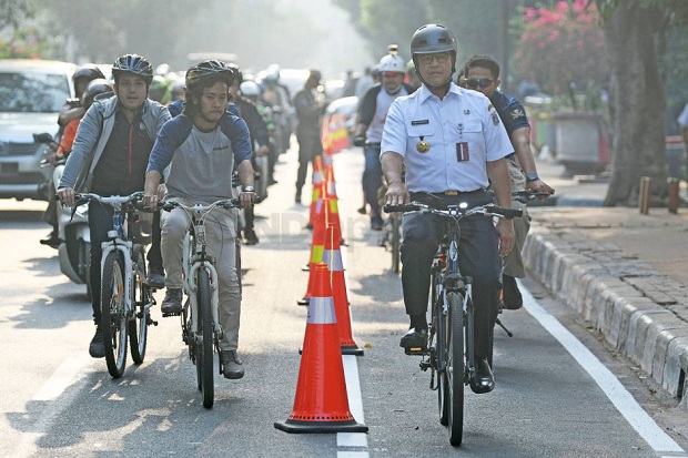 Sediakan Jalur Sepeda,...