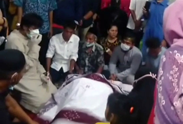 Polda Riau Ambil Alih...