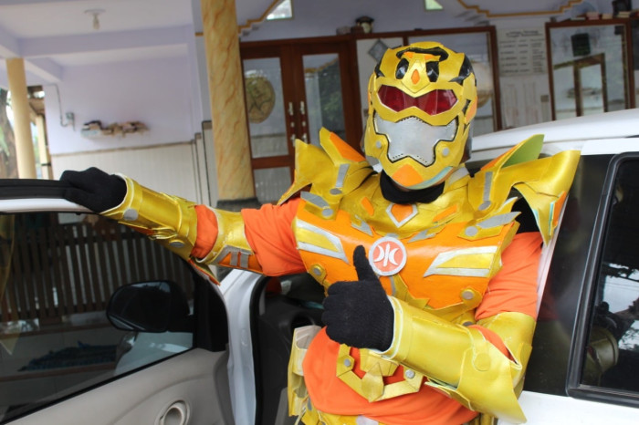 Gaya ala Super Hero,...