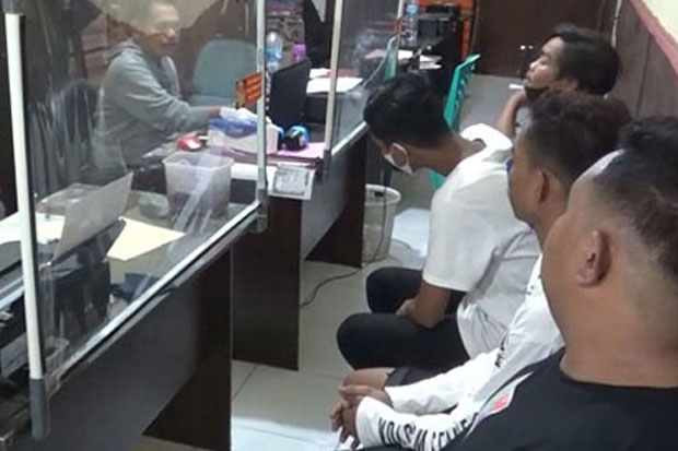 Polisi Tetapkan Dua...