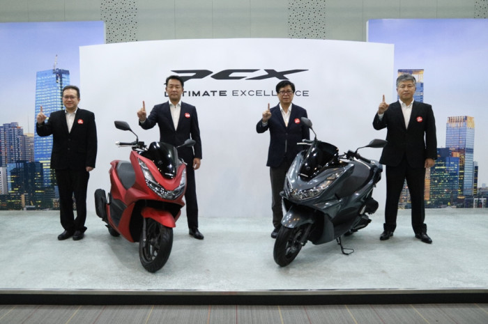 Honda PCX 160 Ditarget...