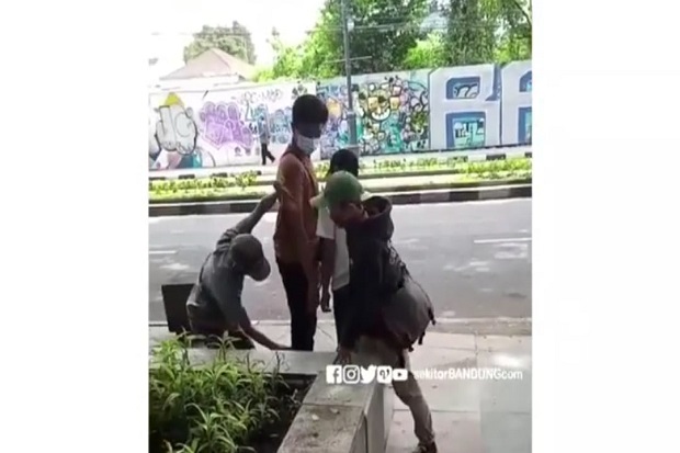 Aksi Copet di Alun-alun...