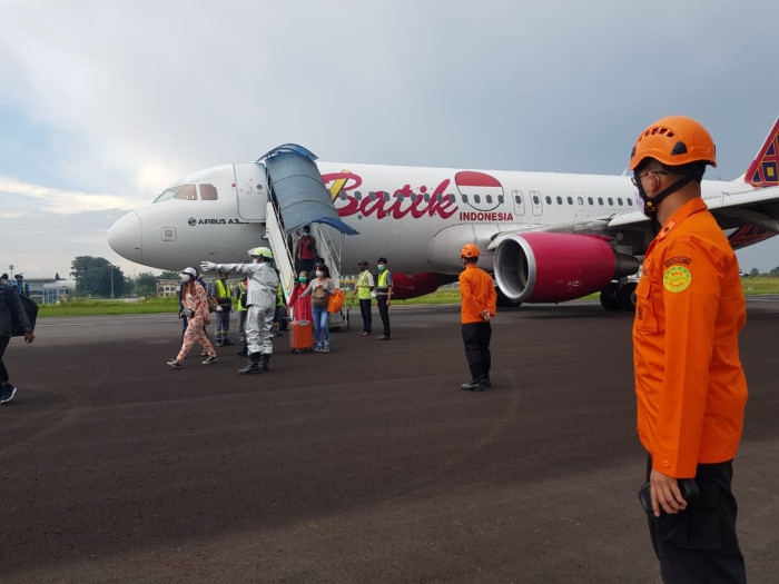 20 Menit Mengudara,...
