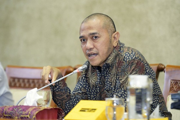 Legislator Golkar Nilai...