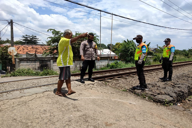 Terserempet KRL Commuter...