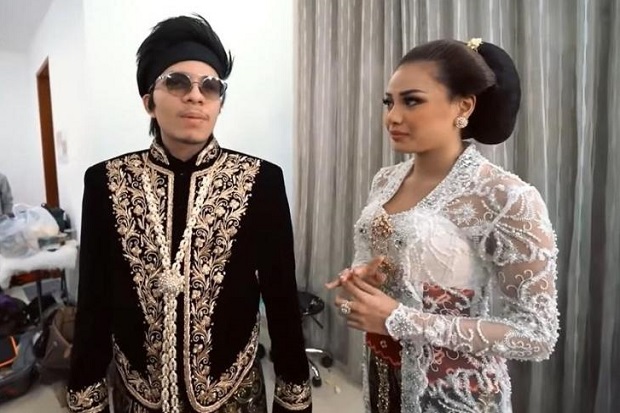 Mewah! Aurel Hermansyah...