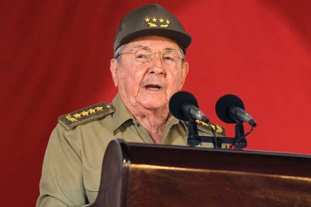 Raul Castro Mengundurkan...