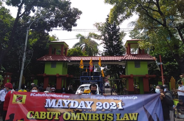 Peringati May Day, Massa...