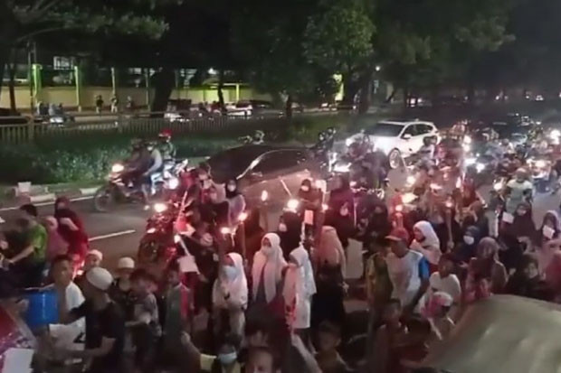 Meriahkan Malam Takbiran,...