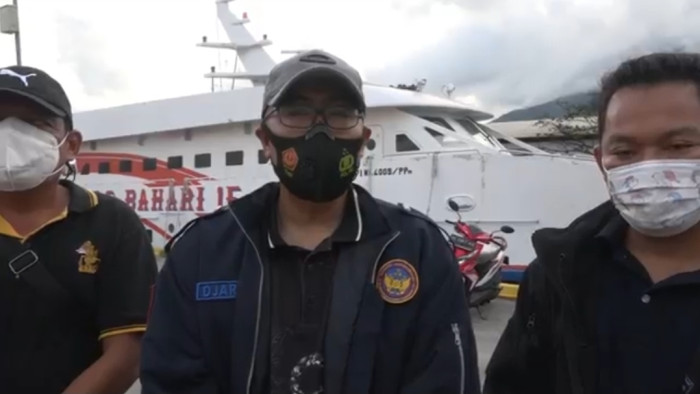 Kapten dan 14 ABK KM...