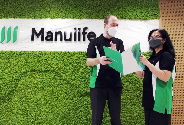 Manulife Catat Premi...