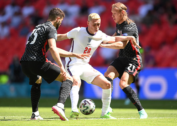 Babak I: Inggris Dominan,...